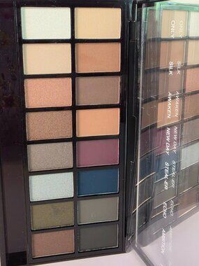 Makeup Revolution Iconic Pro 2 Palette